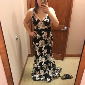 FLORAL PROM DRESS; SIZE 8